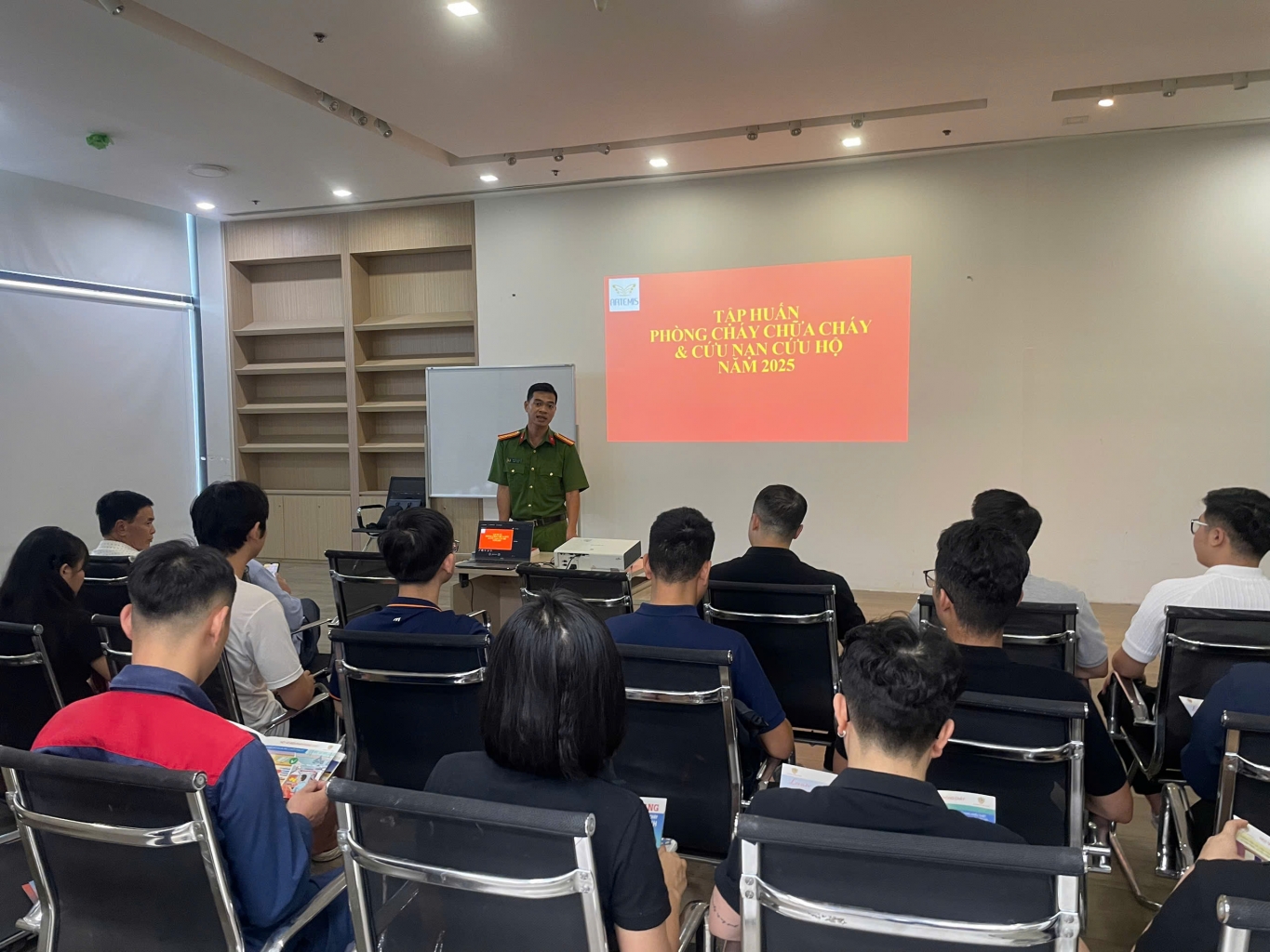 Ảnh:Tập huấn PCCC và cứu nạn cứu hộ năm 2025 tại The Artemis.